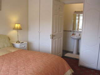 Отели типа «постель и завтрак» Windsor Lodge B&B Дроэда Трехместный номер-5